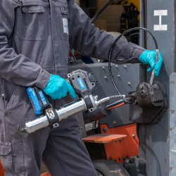 Аккумуляторный шприц SKF TLGB 21